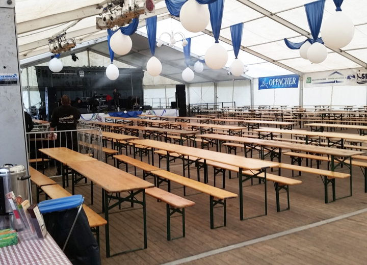 Partyzelt beim Elbtal-Weinlauf