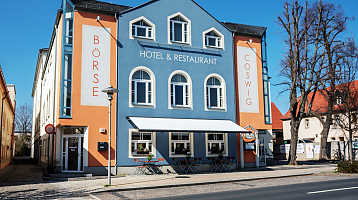 Komplette Außenansicht Börse Coswig